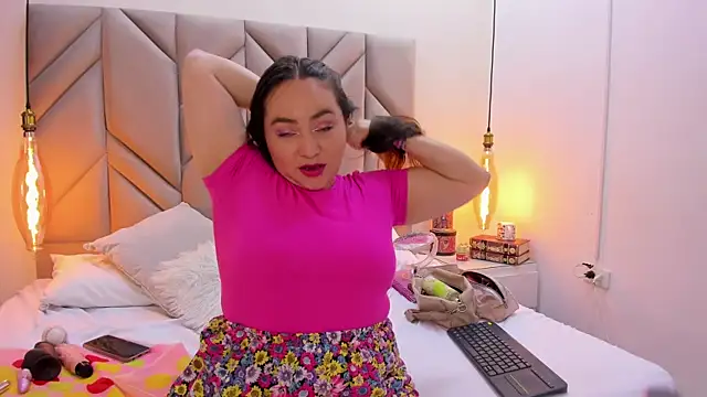 SabrinaVantress' Live XXX Chat
