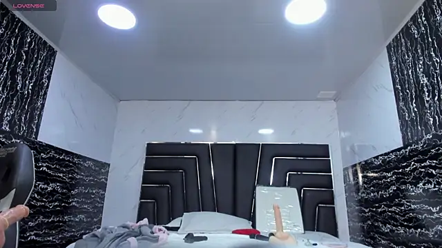 Ladyy_Scarlett élő XXX-chatje