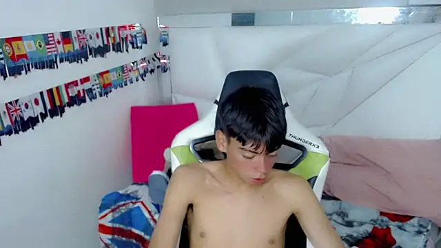 Онлайн чат XXX Liarr_