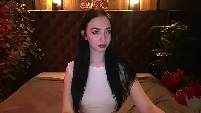 WildKittenX_'s Live XXX Chat