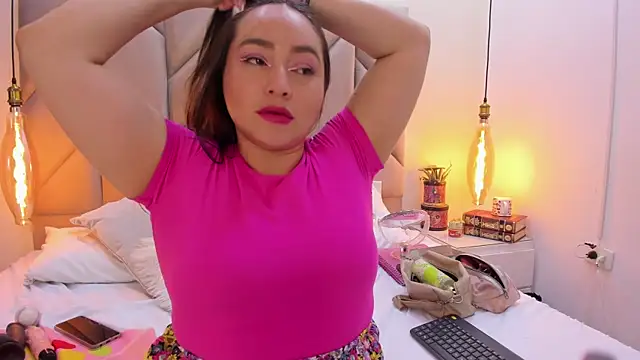 SabrinaVantress Adlı Modelin Canlı XXX Sohbeti