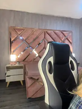 lya_nekko_ Adlı Modelin Canlı XXX Sohbeti