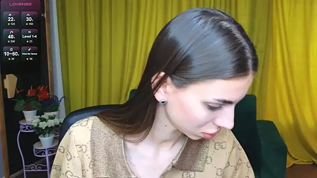 EmmyGreans live XXX chat
