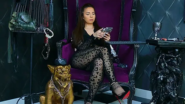 Chatroom XXX en direct de FinDomKaya