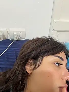 SilkyMira live XXX chat
