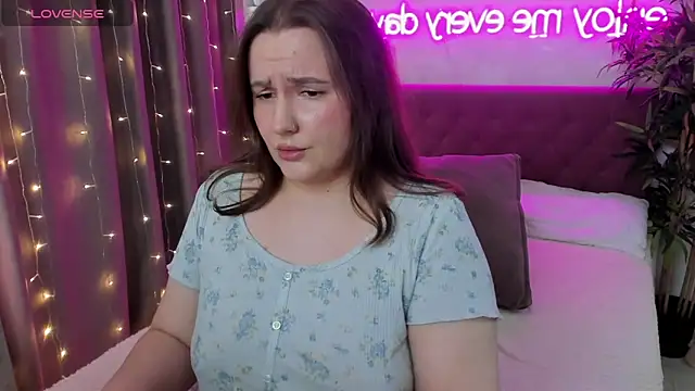FeralPeach Adlı Modelin Canlı XXX Sohbeti