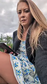 Risky_girl23_ 网络视讯表演