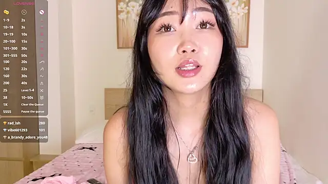 pinkyblooom Chat XXX live