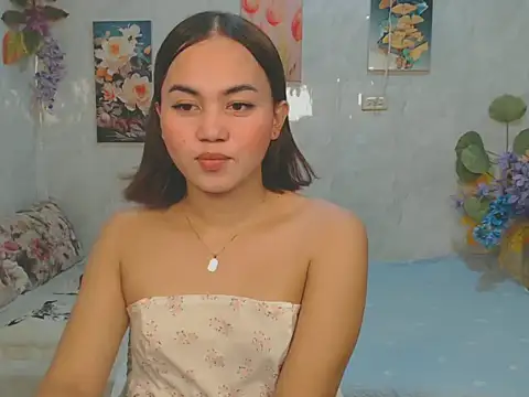 ur_asiankat 在線直播表演