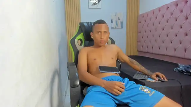 Вебкам-шоу mastermorenohot1