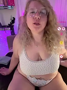 دردشة CurvyAnonymousGirl89 الجنسية المباشرة