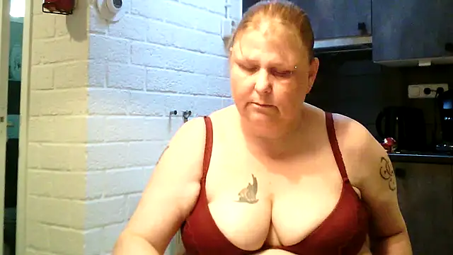 Chat XXX ao vivo de Sylviastar46