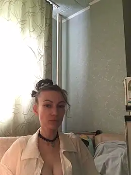 JuliaLowqa – Naživo XXX chat