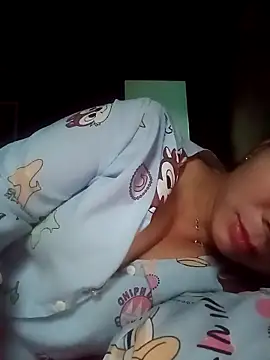 vangkt-cute's Live XXX Chat