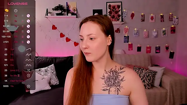 velvet_cherry_ Adlı Modelin Canlı XXX Sohbeti