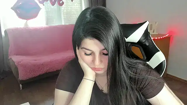 KisaModel's Live XXX Chat