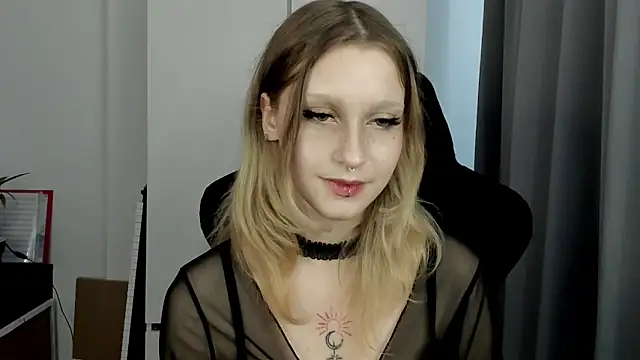 Cassi_Stonem Chat XXX live