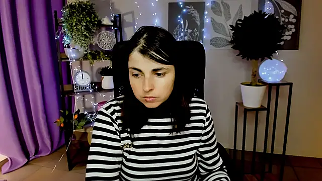 MartaEdams' Live XXX Chat