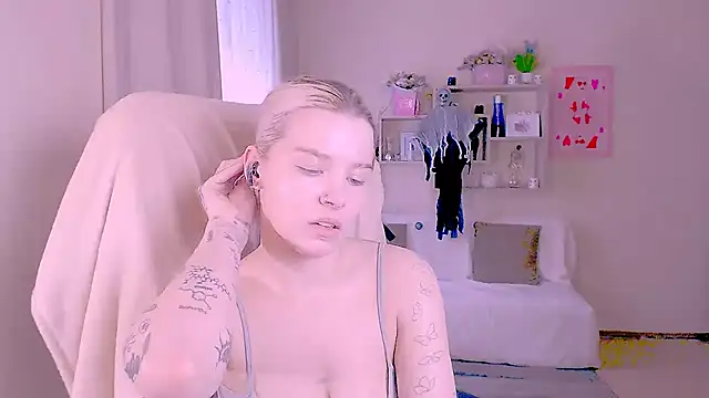 Hot_Blonda: απευθείας συνομιλία ΧΧΧ