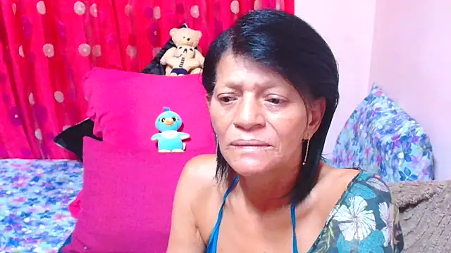 SLUTTYROXY élő XXX-chatje