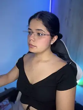 2Angela_ Show Webcam