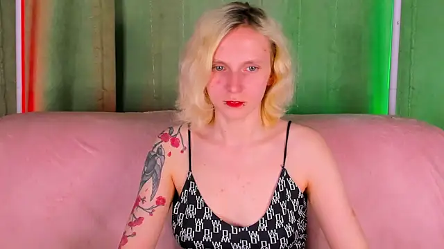 LikiLips' Live XXX Chat