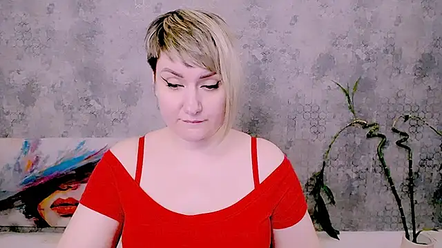 XXX chat uživo modela Djullia