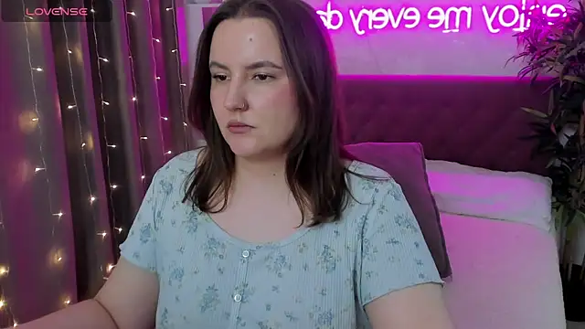 FeralPeach's Live XXX Chat