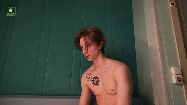 ares_pallini's Webcam Show