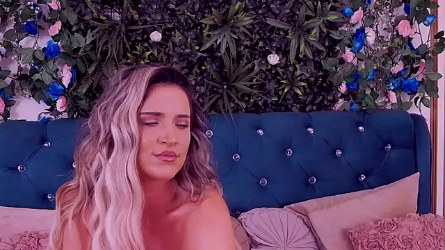 CherryMuse_ Adlı Modelin Canlı XXX Sohbeti