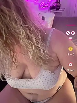 CurvyAnonymousGirl89 Webcam-Show