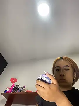 gretchen_1998 Adlı Modelin Canlı XXX Sohbeti
