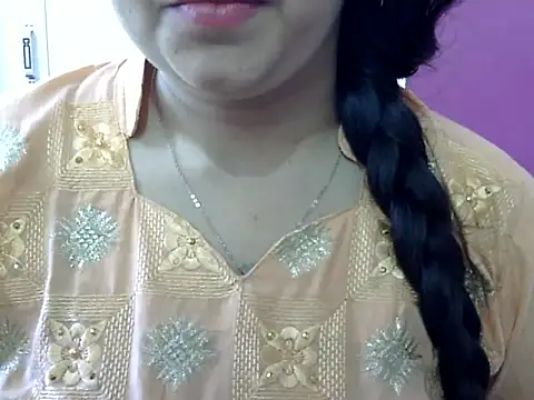 Cute_Aliyaa Chat XXX in diretta