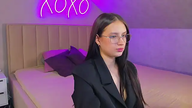Chat XXX en directo de Miaa_Hill
