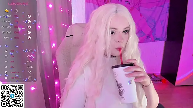 SelenaCute's Live XXX Chat