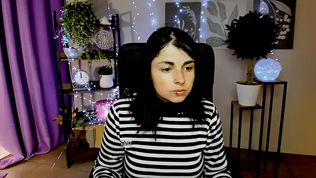 MartaEdams: απευθείας συνομιλία ΧΧΧ