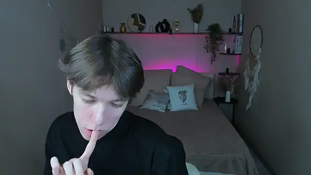 XXX chat uživo modela MarkBranston