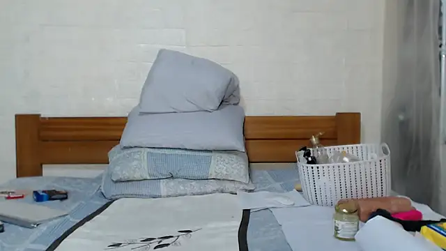 awild_kitten Pertunjukan Webcam