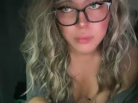 caligirlnikita webkamerás műsora