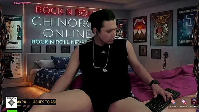 chino_roz's Live XXX Chat