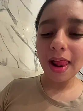 Pertunjukan Kamera Web Lusty_Lunaa