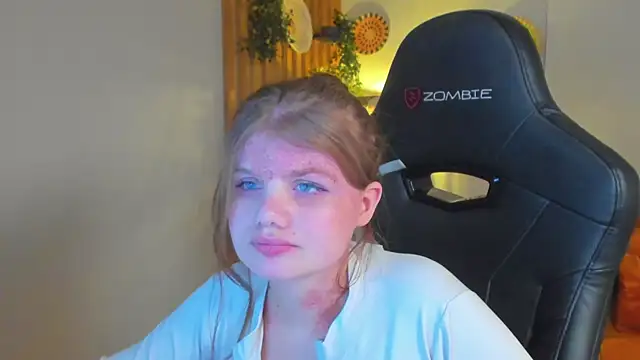 ChloeHalses live XXX chat