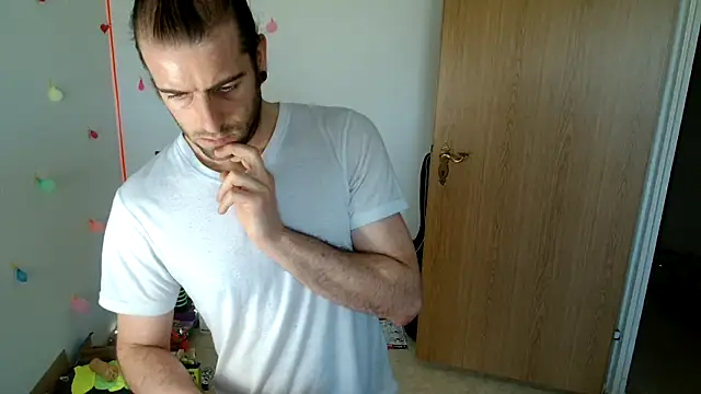 hei_69 Chat XXX in diretta