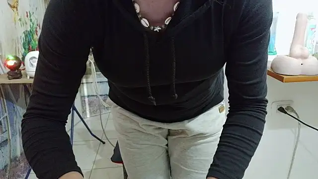 curly_greeneyed live XXX chat