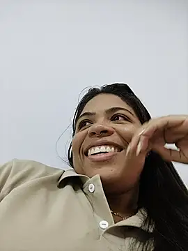 Show de IndiaPozuda_ na webcam