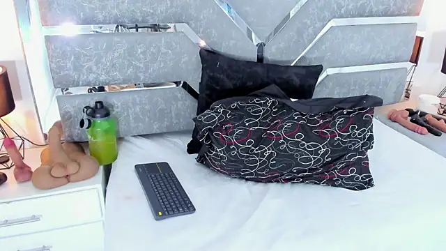 Slut_Milf_ Live XXX-chat