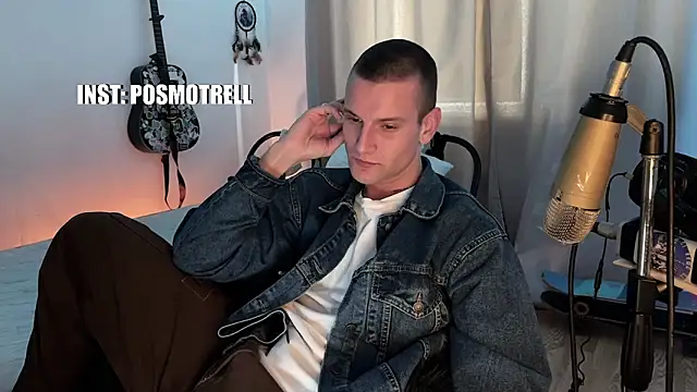 ETHAN_MOORE's Live XXX Chat