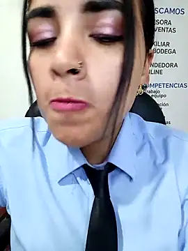MAYE__13 – Naživo XXX chat