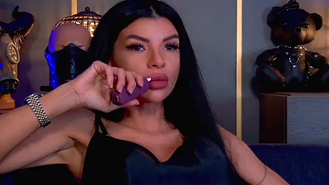 XXX chat uživo modela EleniaDevons