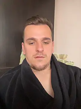 Huge_cock22cm Webcam-Show